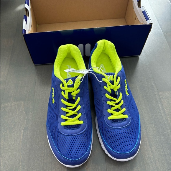 FILA women’s size 10 running shoes. Brand new. $30 - Picture 4 of 4